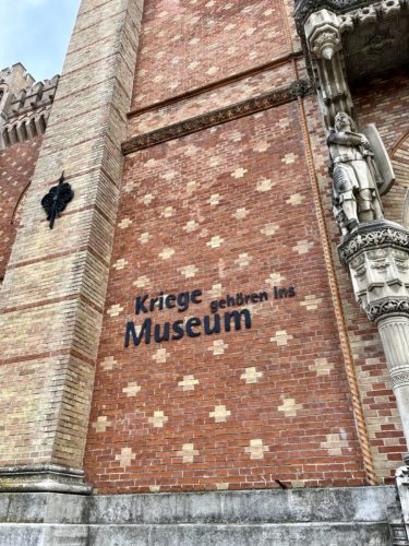 Kriege gehören ins Museum