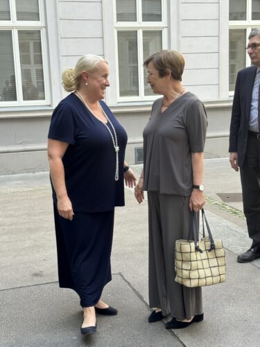 First Lady besucht WMS Kleine Sperlgasse