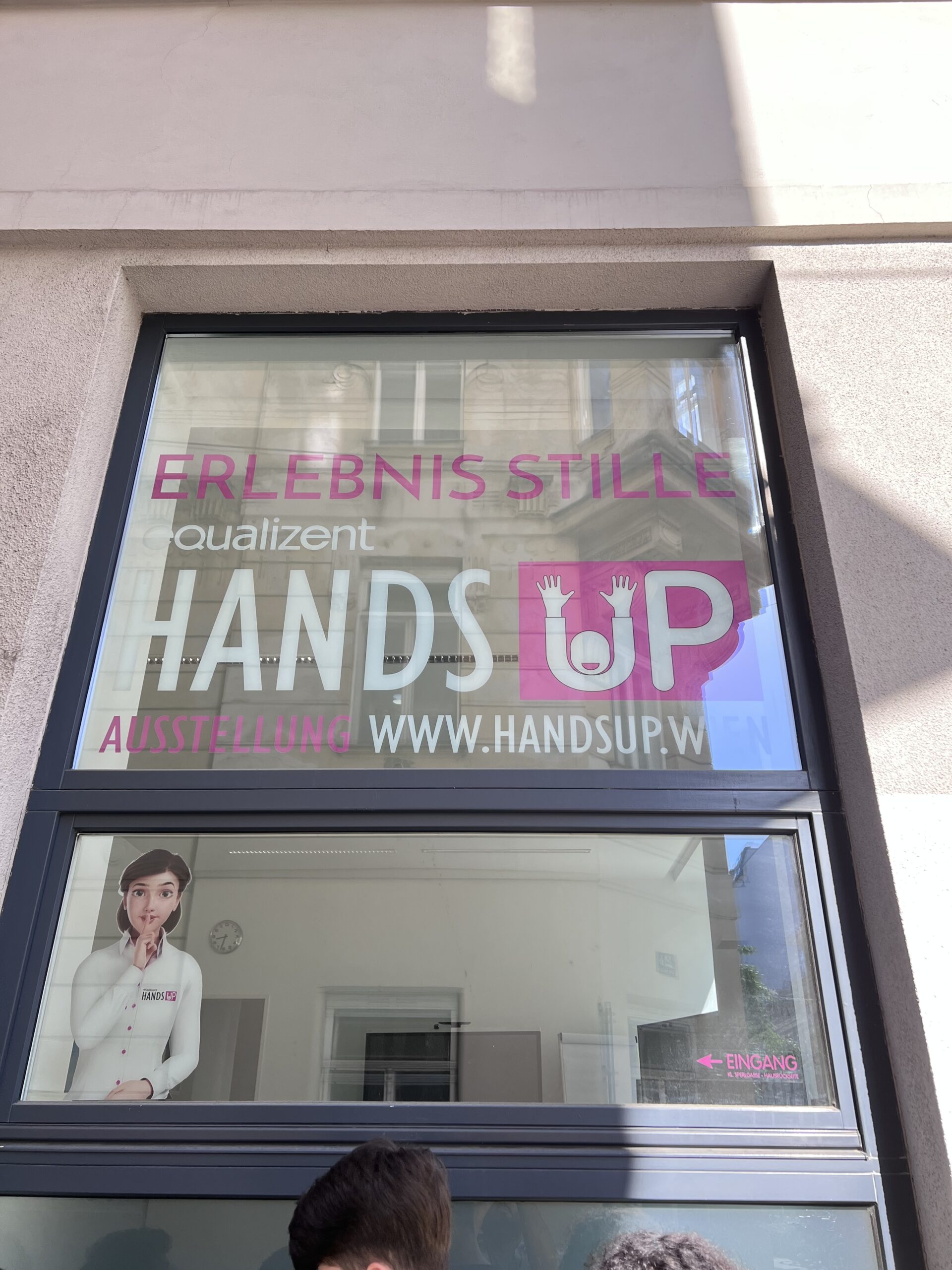 Mehr über den Artikel erfahren Besuch bei „HANDS UP – Erlebnis Stille“